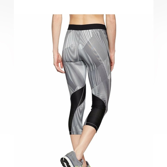 Nike Pro Women’s Black and Gray Hypercool Frequency Leggings with Mesh - Picture 2 of 15